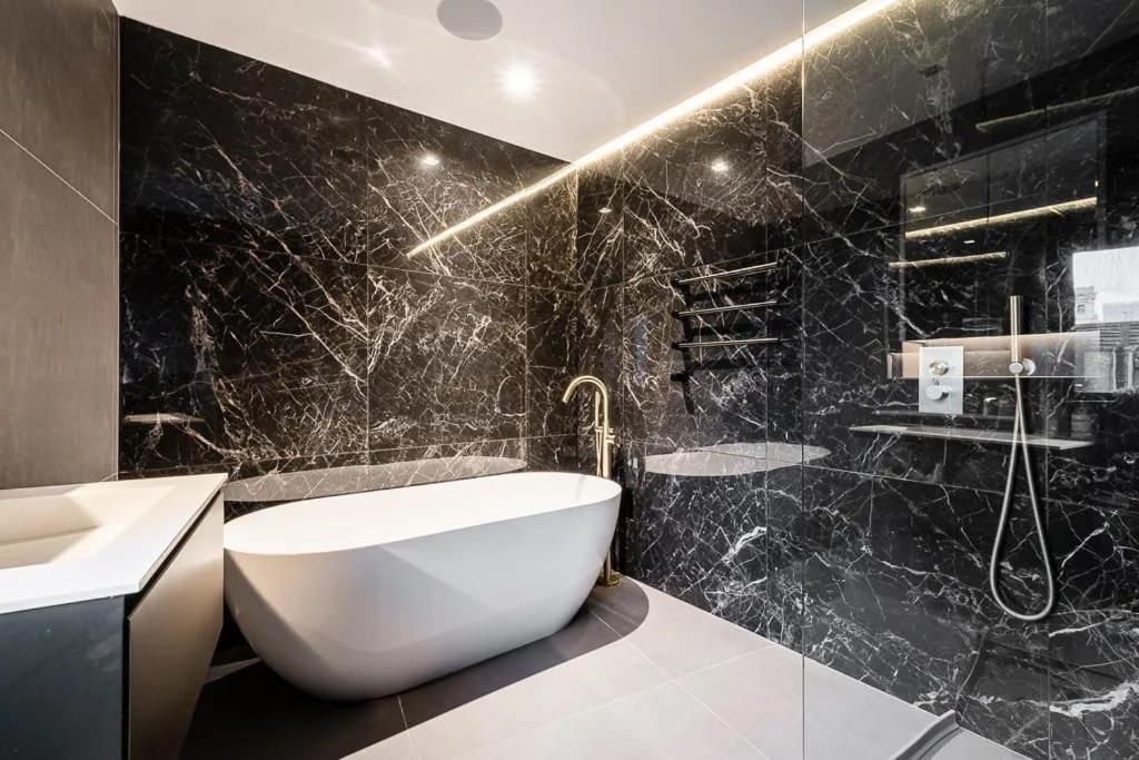 3 Bed Luxury Penthouse Hoxton Square With Terrace Apartment