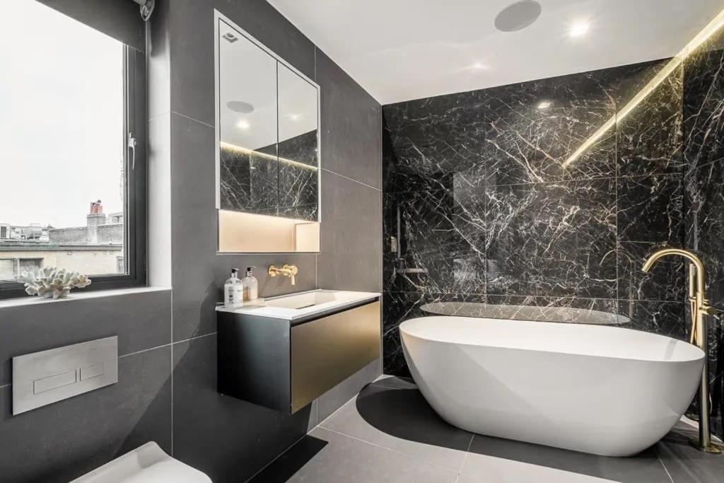 3 Bed Luxury Penthouse Hoxton Square With Terrace Apartment *