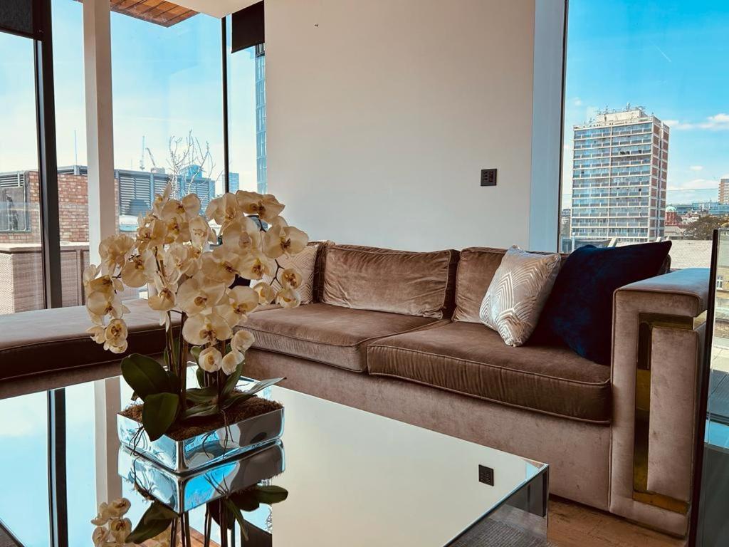 Apartment 3 Bed Luxury Penthouse Hoxton Square With Terrace London