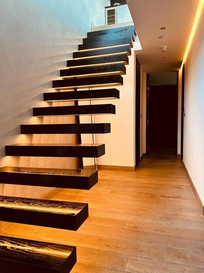 3 Bed Luxury Penthouse Hoxton Square With Terrace