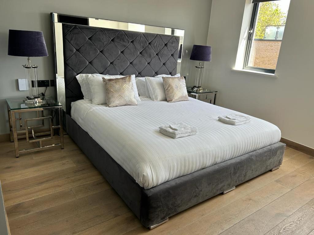 Apartment 3 Bed Luxury Penthouse Hoxton Square With Terrace