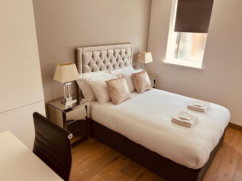 3 Bed Luxury Penthouse Hoxton Square With Terrace * London